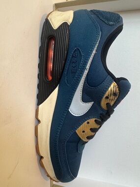 Rare Air Max 90 City Pack-TokoyoNavy Blue Athletic Sneaker with Metallic Accents